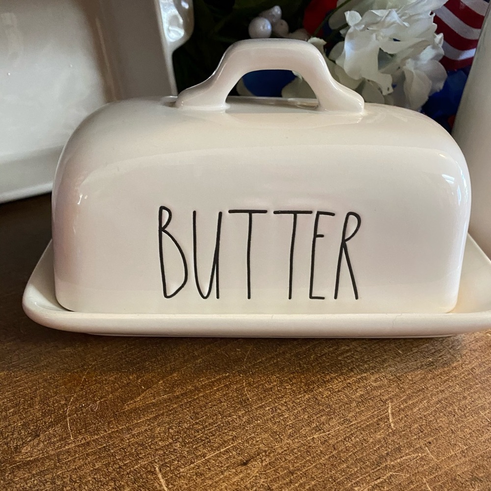 Rae Dunn butter dish
